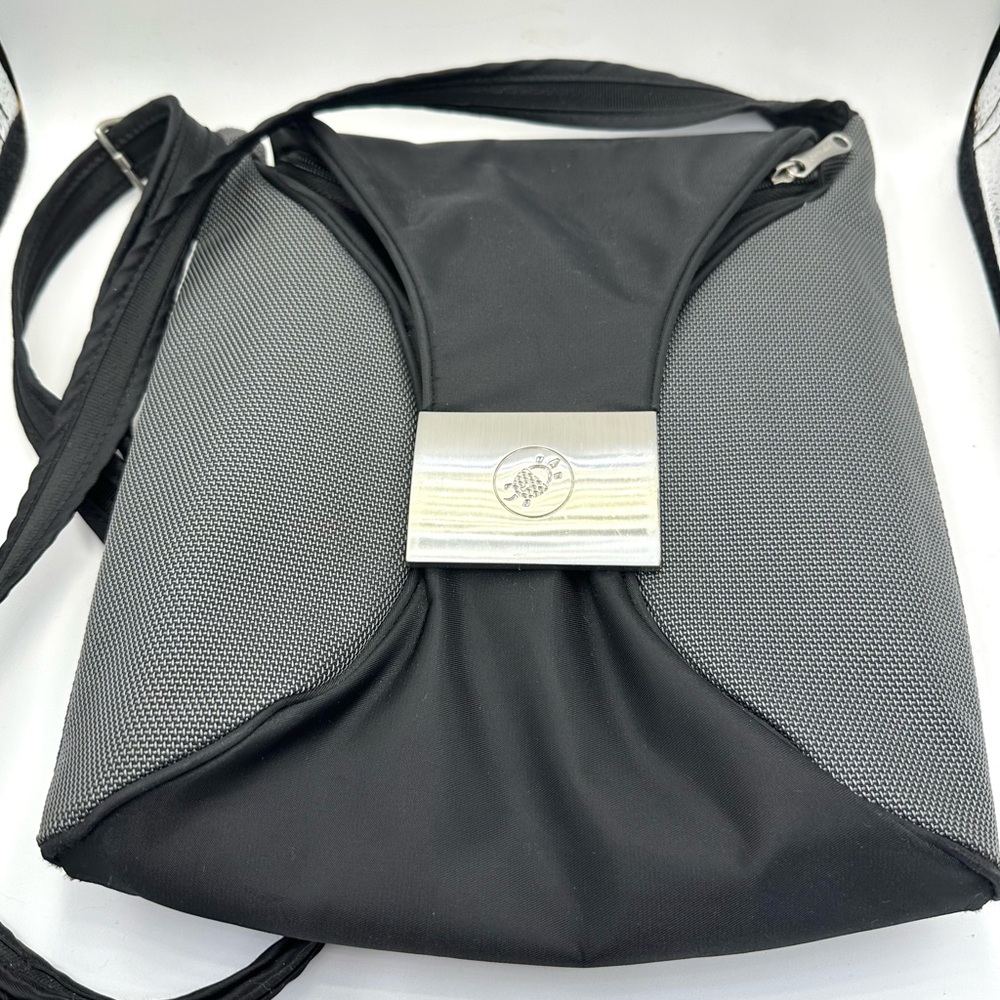 Pacsafe Dailysafe H100 Anti-Theft Travel Crossbody Bag - Picture 2 of 15